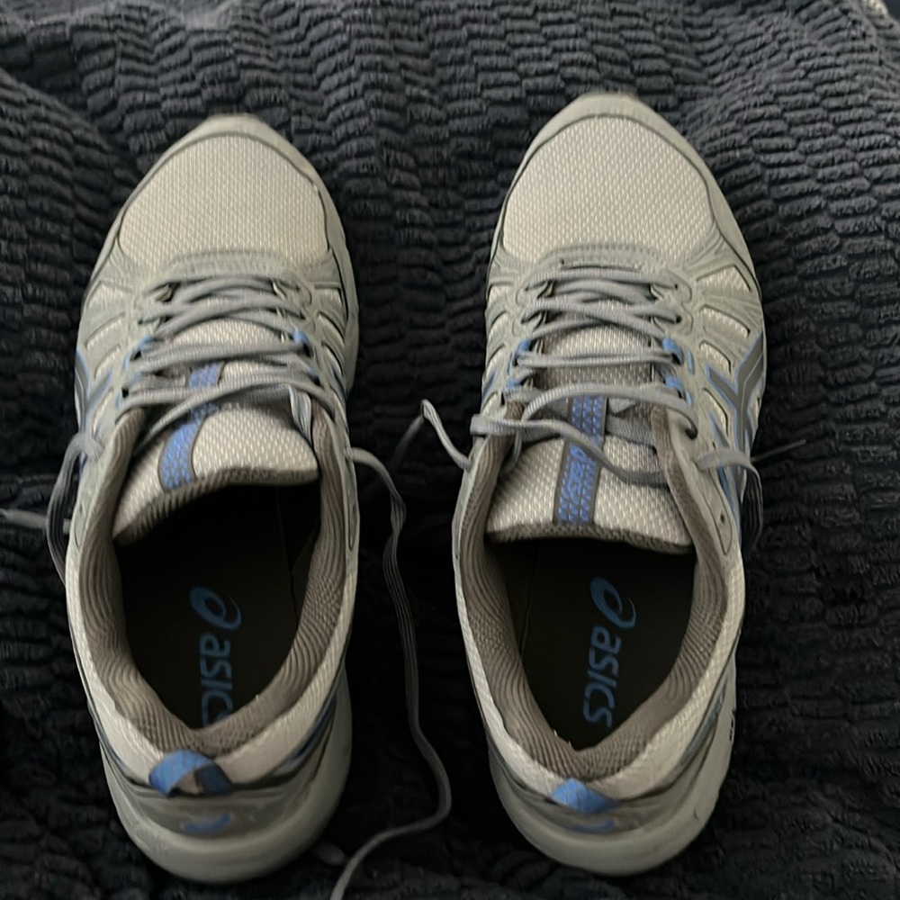ASICS Gel Venture 7s - Picture 3 of 5